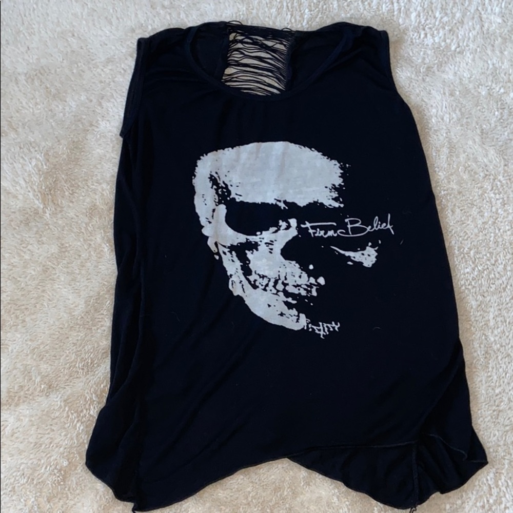 🔴 Black skull tank with fringe detail on back